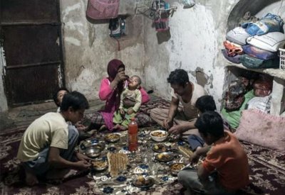 40 % من سكان إيران تحت خط الفقر والمرشد: أنجبوا أولاداً!