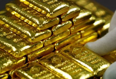 انخفاض أسعار الذهب في التعاملات الفورية بنسبة 1.03 بالمئة