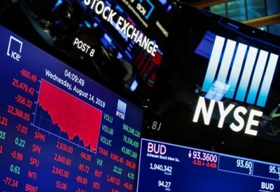 مؤشر ناسداك يغلق مرتفعاً على مستوى قياسيا