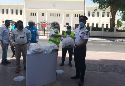 توزيع  سلال غذائية ضمن مشروع "غذاؤك في بيتك" بالعاصمة