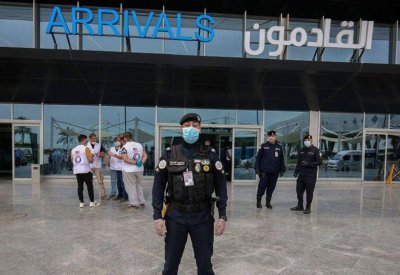 الكويت.. انحراف طائرة عن المدرج بعد اضطرارها للهبوط بسبب خلل