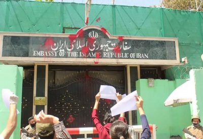 صيحات غضب بكابول أزعجتها.. طهران تستدعي سفير أفغانستان