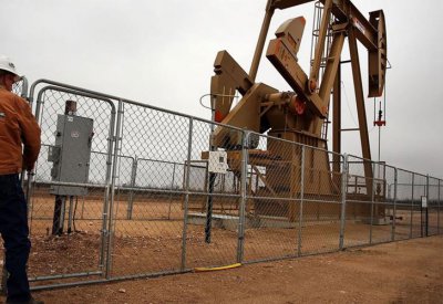 بيكر هيوز: استمرار تراجع منصات التنقيب عن النفط بالولايات المتحدة للأسبوع الـ 13 على التوالي