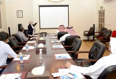 محافظة العاصمة تنظم دورة تدريبية لتفتيش الصالونات بالتعاون مع "الصحة"