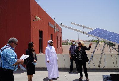 البوليتكنك تزود أحد مبانيها بألواح شمسية من تصميم طلبة الهندسة
