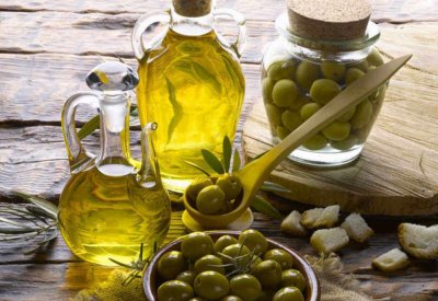 فوائد ذهبية لزيت الزيتون للأمعاء