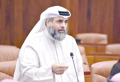 عرّاب قانون الاحتشام يشرحه: لا فرض للحجاب ولكن لا ملابس ضاغطة أو فوق الركبة