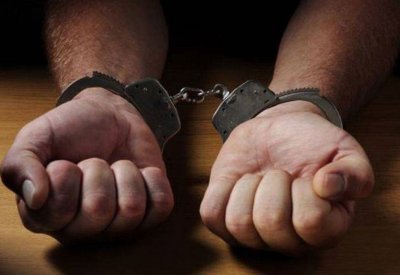 القبض على مجموعة آسيويين يقومون ببيع المواد المسكرة