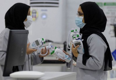 55 طبيبا متطوعا من خريجي الصين يتطوعون بالمحاجر