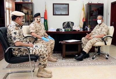 القائد العام يتفقد إحدى وحدات قوة دفاع البحرين