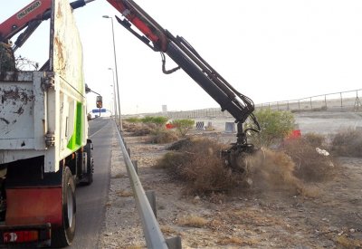 بلدية المنطقة الجنوبية تنفذ حملة نظافة واسعة على شارع الشيخ سلمان 