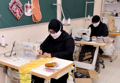 حميدان يشيد بجهود المتطوعين والمتطوعات من الأسر المنتجة في تصنيع الكمامات الوقائية