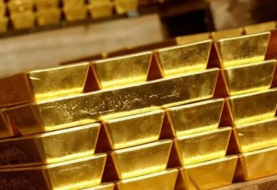 غولدمان ساكس: أسعار الذهب قد تصل لـ2000 دولار خلال عام
