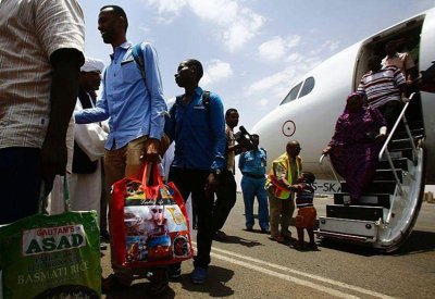 السودان يبدأ استقبال 10 آلاف عالق وسط إجراءات صحية مشددة