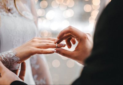 نساء يرفضون حملة خفض المهور.. ومهر أكثر البحرينيات أقل من ألفين دينار