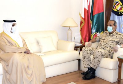 القائد العام يستقبل وزير المالية