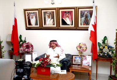 محافظ المحرق: وسام الأمير سلمان مقترح يرفعه أهالي المحرق لتكريم الطواقم الطبية في الصفوف الأولى