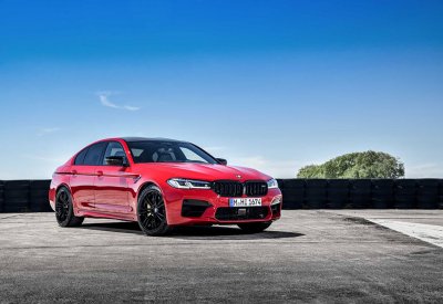 الكشف عن الرياضية  بي إم دبليو M5