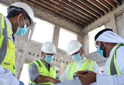 وزير المواصلات والاتصالات يتفقد الأعمال الإنشائية في مشروع (مبنى الطيران الخاص)