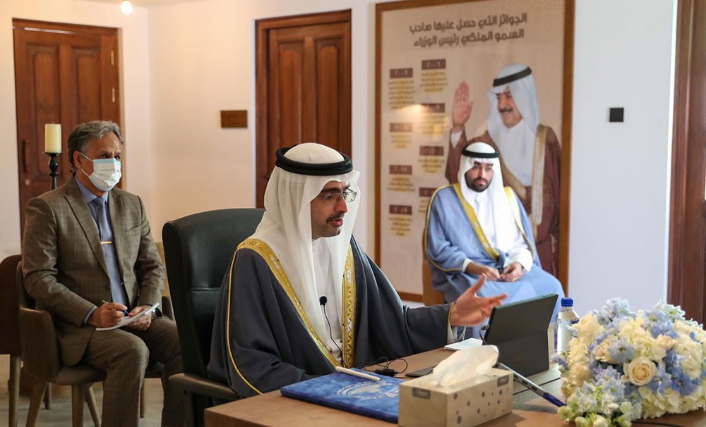 سمو محافظ الجنوبية يقوم بزيارة ميدانية إلى مدينة خليفة ويلتقي عددا من المواطنين عبر الاتصال المرئي ‎