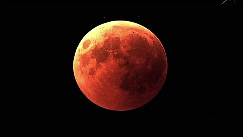 العالم على موعد مع “الخسوف الكاذب” الجمعه