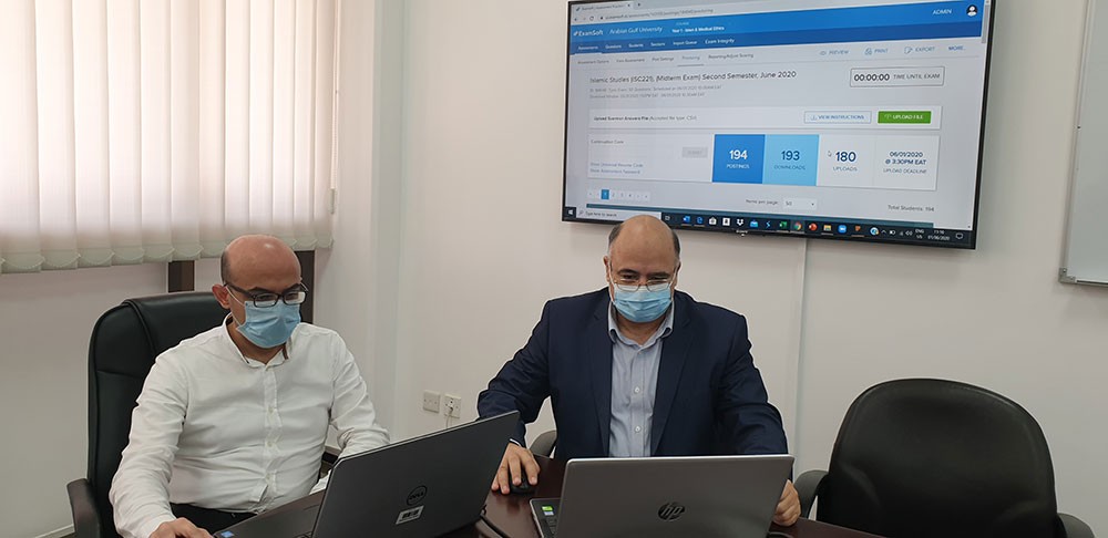 جامعة الخليج العربي تتفوق على التحديات وتعقد اختباراتها عن بعد بنسبة حضور 100%