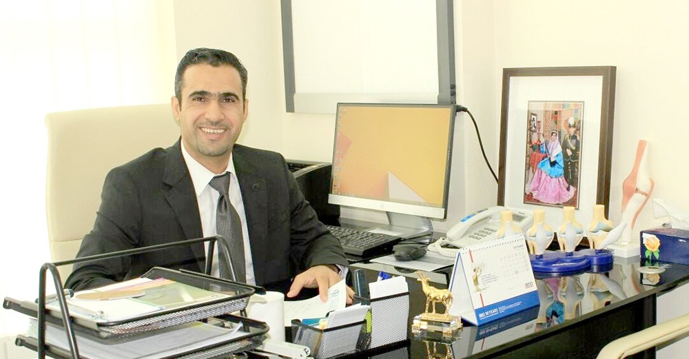 طبيب عظام لأولياء الأمور: انتبهوا.. حالات التشنج زادت بسبب الألعاب الإلكترونية