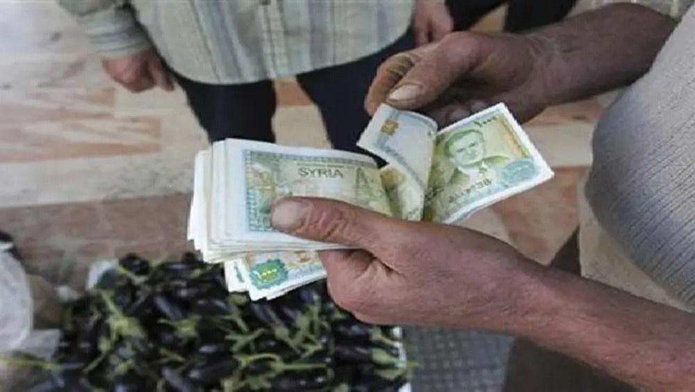 "قانون القيصر" الأميركي يعصف بالليرة السورية