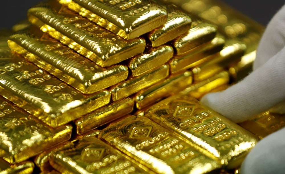 انخفاض أسعار الذهب في التعاملات الفورية بنسبة 1.03 بالمئة