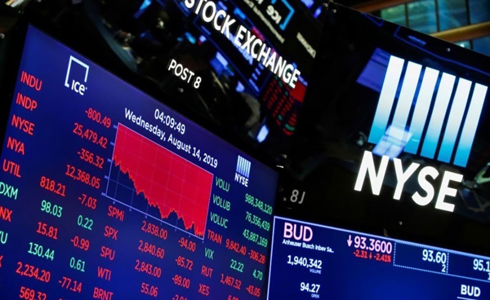 مؤشر ناسداك يغلق مرتفعاً على مستوى قياسيا