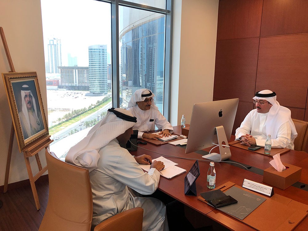 رئيس المساحة يجتمع مع رئيس مكتب المسح الهايدروغرافي البريطاني