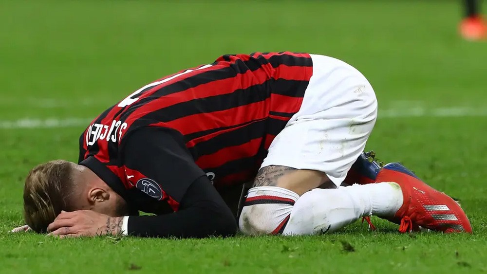 لاعب ميلان يتعرض للسرقة تحت تهديد السلاح