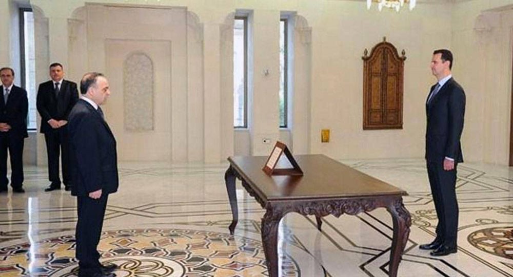 الأسد يقيل رئيس وزرائه مع "سقوط الليرة"