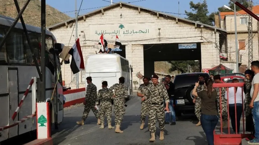 غضب عارم في الشارع.. ودولارات لبنان إلى سوريا
