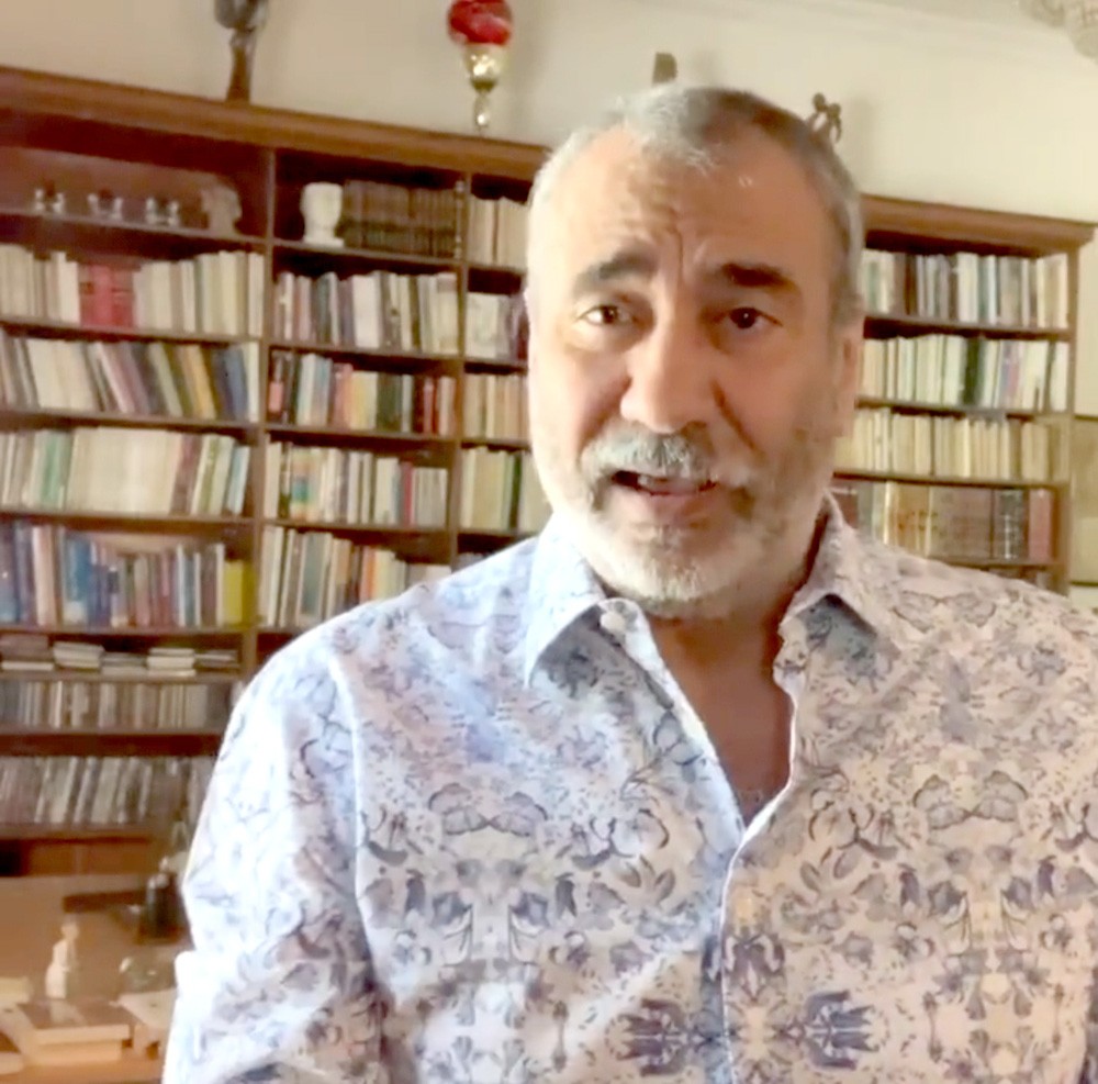 قحطان يفتح حسابا  بالأنستقرام" لنقد الأعمال الفنية"