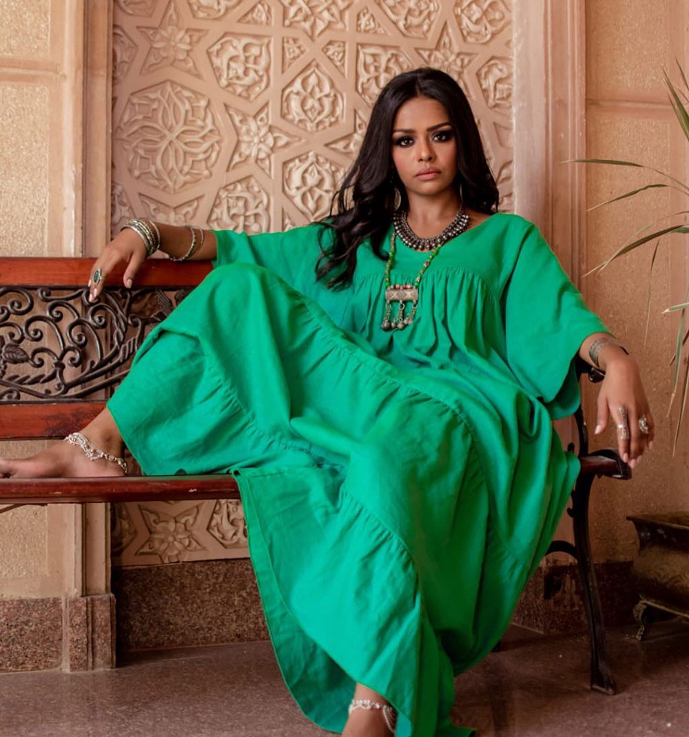وفاة والد الفنانة أسماء أبو اليزيد
