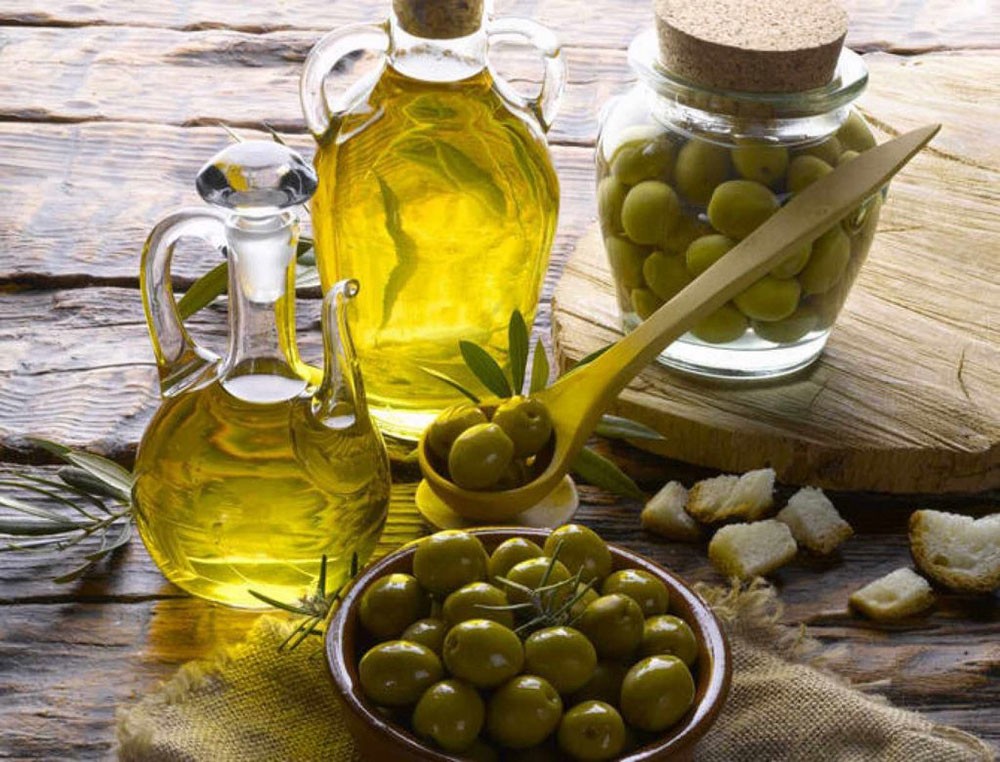 فوائد ذهبية لزيت الزيتون للأمعاء