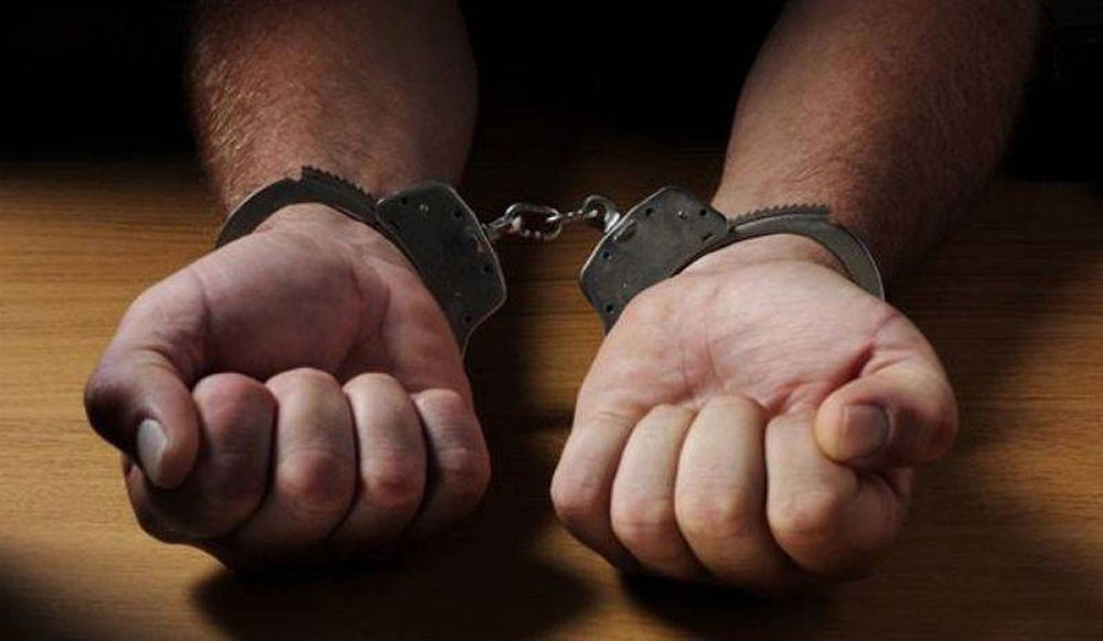 القبض على مجموعة آسيويين يقومون ببيع المواد المسكرة