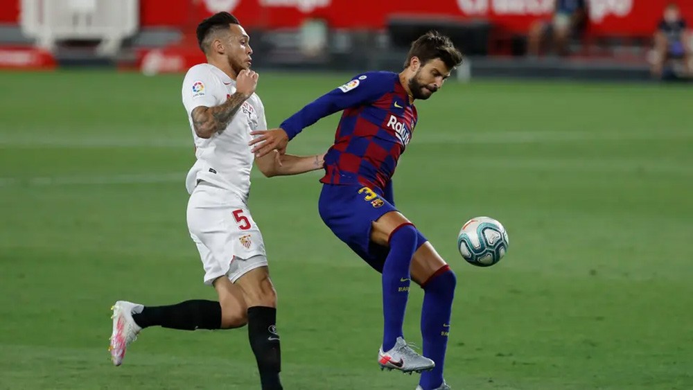 بيكيه: الفوز بالدوري سيكون "صعباً" على برشلونة