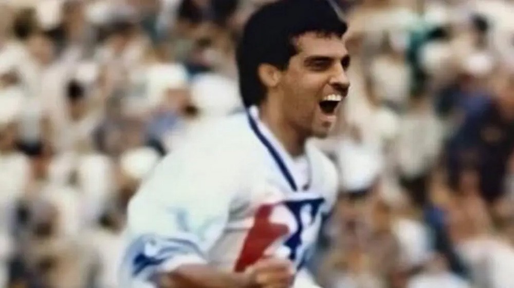 وفاة نجم كرة القدم العراقي أحمد راضي بفيروس كورونا