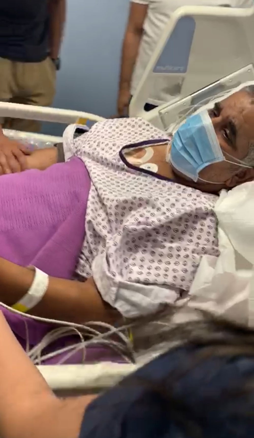 خروج المطرب باسل احمد من غرفة الإنعاش