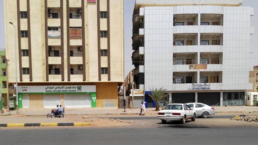 كيف وصل القطاع المصرفي السوداني إلى حافة الهاوية؟