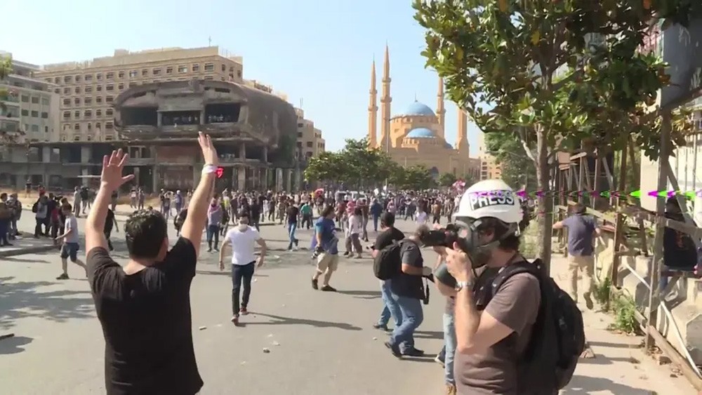 لبنان يئن.. عشرات الآلاف خسروا أرزاقهم والجوع على الأبواب!