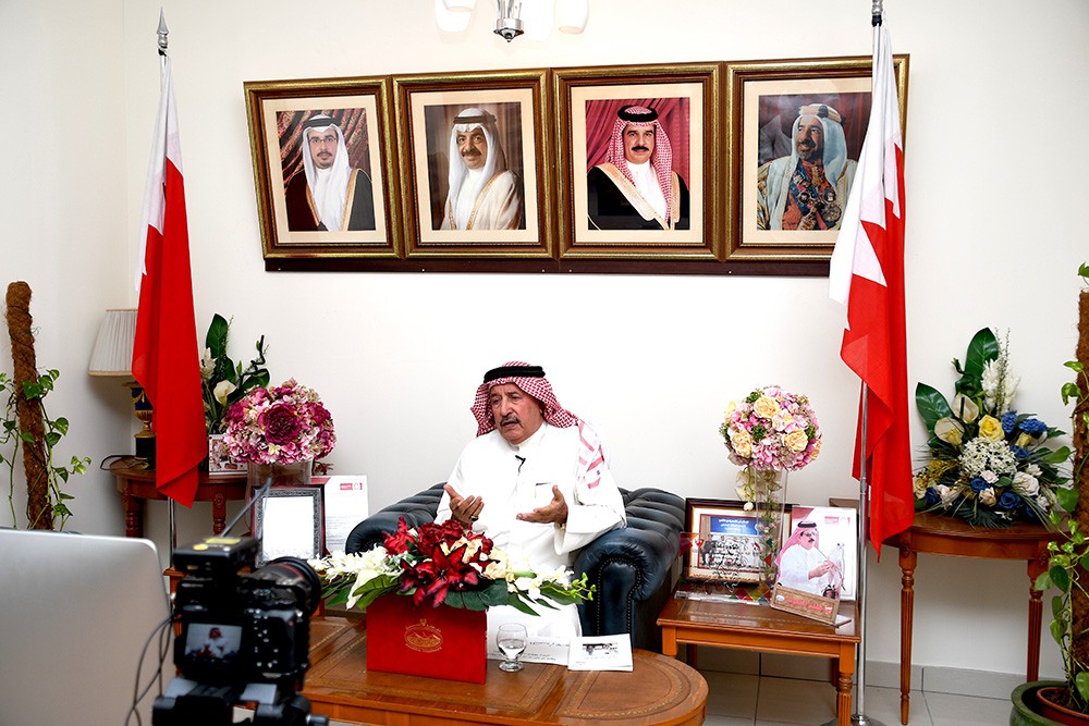 محافظ المحرق: وسام الأمير سلمان مقترح يرفعه أهالي المحرق لتكريم الطواقم الطبية في الصفوف الأولى