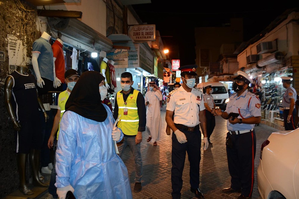 شرطة العاصمة تنفذ حملة تفتيشية على الأسواق والمحلات التجارية بالتنسيق مع الجهات ذات العلاقة