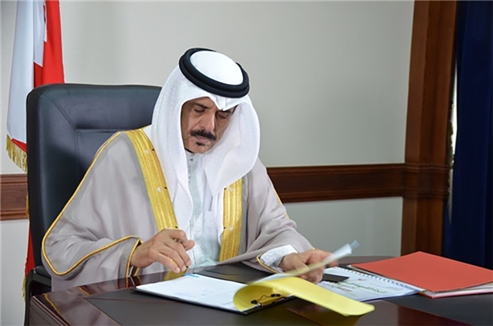 وزير التربية والتعليم يعتمد نتائج الشهادات الثانوية والإعدادية