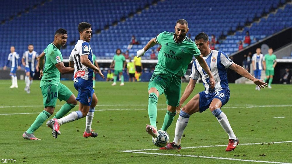  "عبقرية بنزيمة" يقرب ريال مدريد من لقب الليغا 