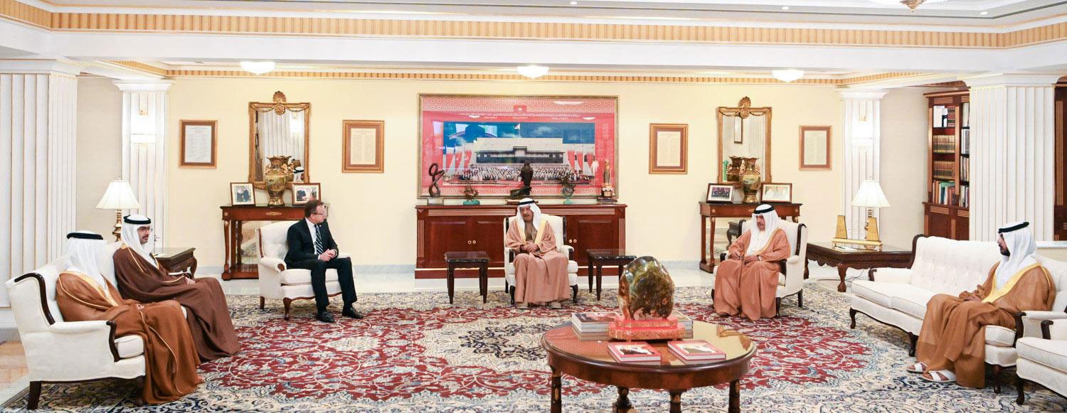 سمو رئيس الوزراء يستقبل السفير الأمريكي بمناسبة انتهاء فترة عمله
