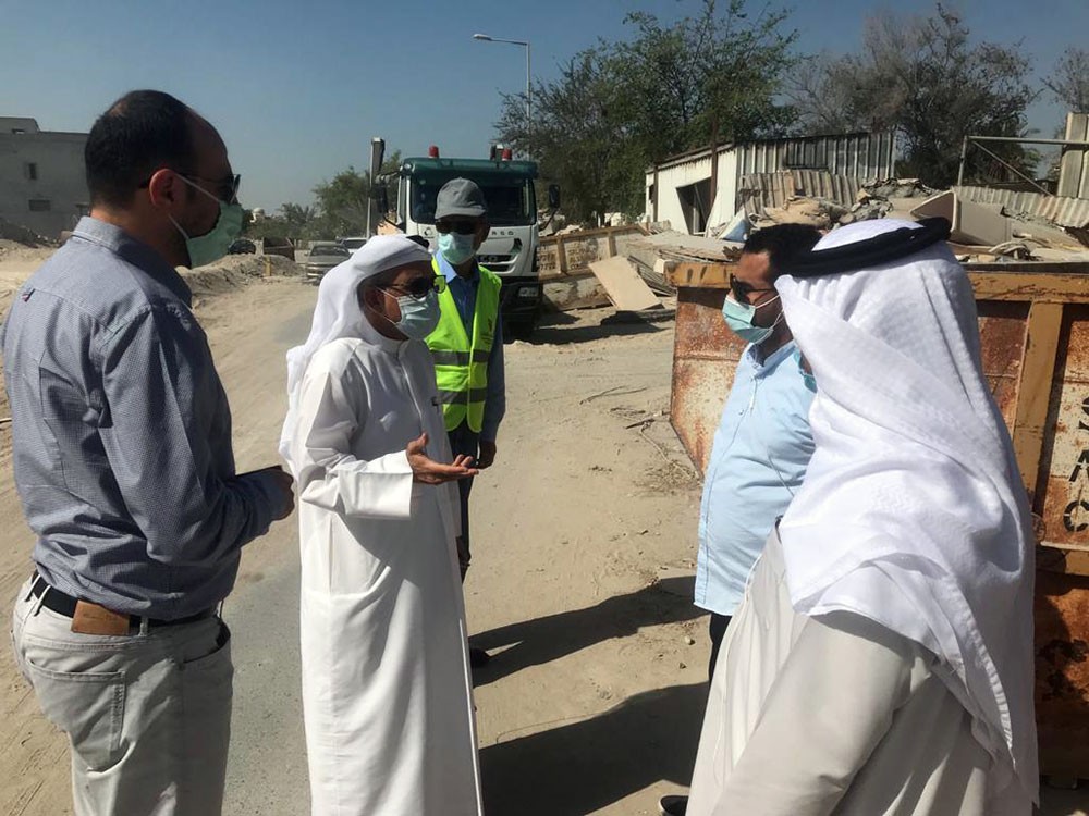 الوداعي: حاويات المخلفات المخالفة بجوار مكب نفايات المقشع .. وقف تنفيذ الازالة في انتظار الاجراء