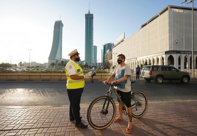 المرور تنفذ حملات توعوية لمستخدمي الدراجات الهوائية بلغات مختلفة